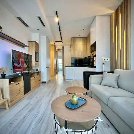 Modern & Classy For 4 Guests & Parking Sofia