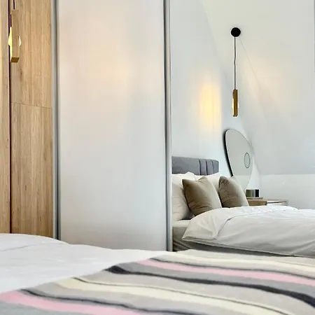 Modern & Classy For 4 Guests & Parking Apartment *