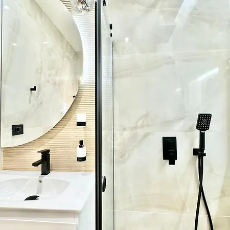 Modern & Classy For 4 Guests & Parking Apartment Sofia