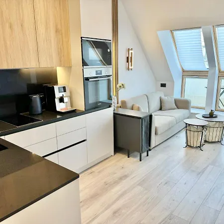 Modern & Classy For 4 Guests & Parking Apartment